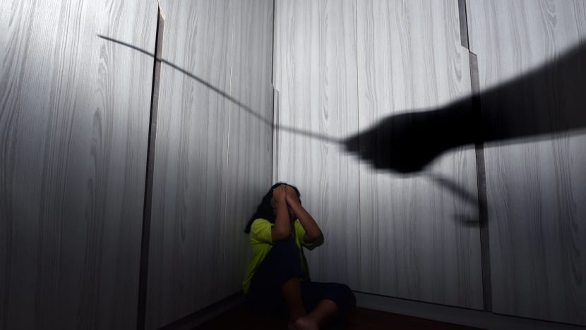 Woman who abused her two young daughters, breaking teeth of older girl, pleads guilty: Report Woman who abused her two young daughters, breaking teeth of older girl, pleads guilty: Report