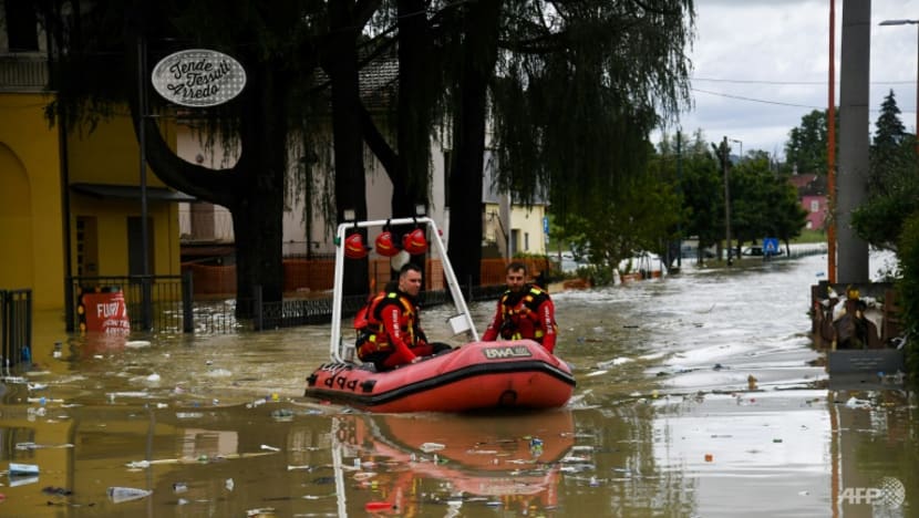Italy flood deaths rise to 13 as thousands wait to go home