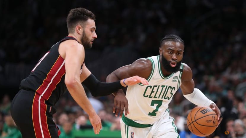 Jayson Tatum, Celtics bury Heat early, level series 2-2