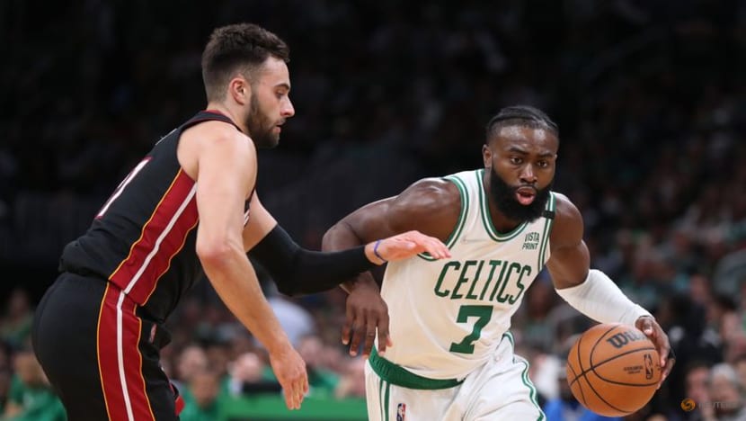 Jayson Tatum, Celtics bury Heat early, level series 2-2 Jayson Tatum, Celtics bury Heat early, level series 2-2