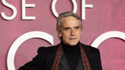 Jeremy Irons Hasn't Seen The Snyder Cut Of Justice League, But Says "It Couldn't Have Been Worse" Than Joss Whedon's Version