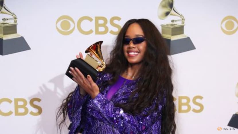 A Minute With: R&B singer H.E.R. inspired to see women grab guitars A Minute With: R&B singer H.E.R. inspired to see women grab guitars