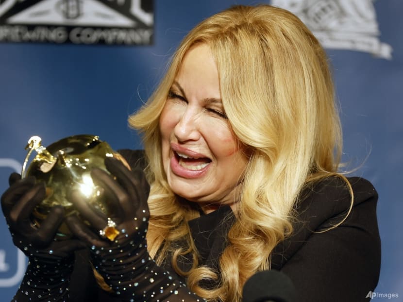 The White Lotus' Jennifer Coolidge crowned Hasty Pudding's Woman of the Year The White Lotus' Jennifer Coolidge crowned Hasty Pudding's Woman of the Year