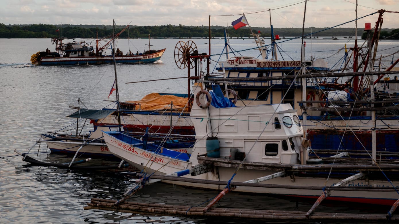 菲律宾承诺加强南中国海水域巡逻 呼吁渔民继续在作业