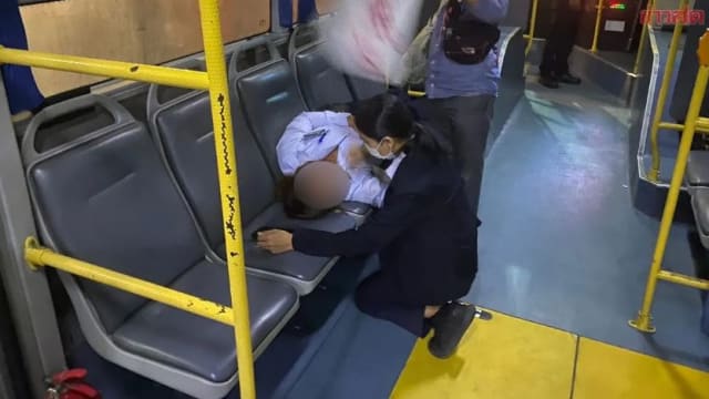乘客带榴梿上车 泰国售票员因严重过敏昏倒 