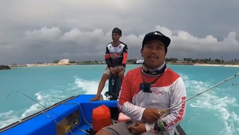 Philippines starts bringing tourists to disputed Spratly Islands in South China Sea