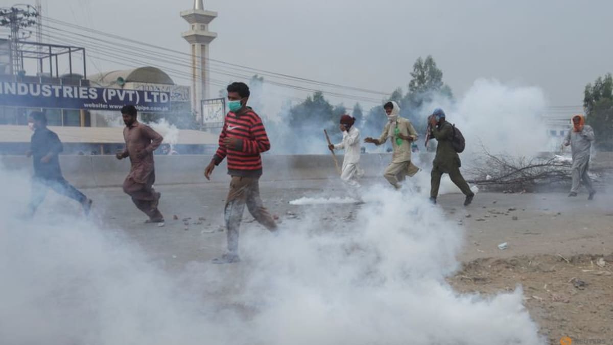 Pakistan mengeluarkan ekstremis dari daftar terorisme berdasarkan kesepakatan untuk mengakhiri protes
