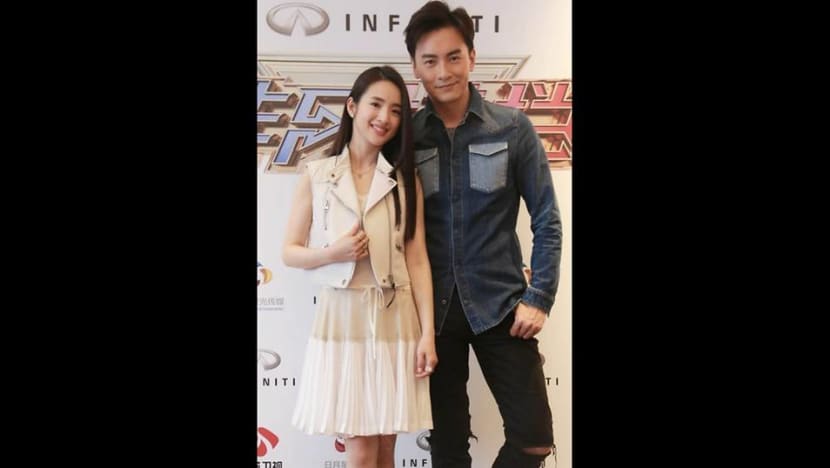 Joseph Cheng helps Ariel Lin overcome fear on variety show