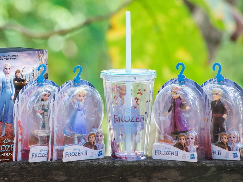 Anna & Elsa Disney's Frozen II Contour Glass Set of 2 – Collector's Outpost