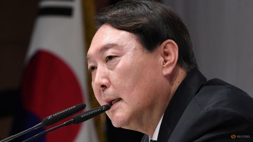 South Korea presidential candidate apologises over wife's inaccurate resume South Korea presidential candidate apologises over wife's inaccurate resume