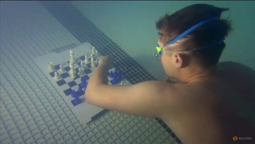 A battle of minds and lungs at the dive chess world championship