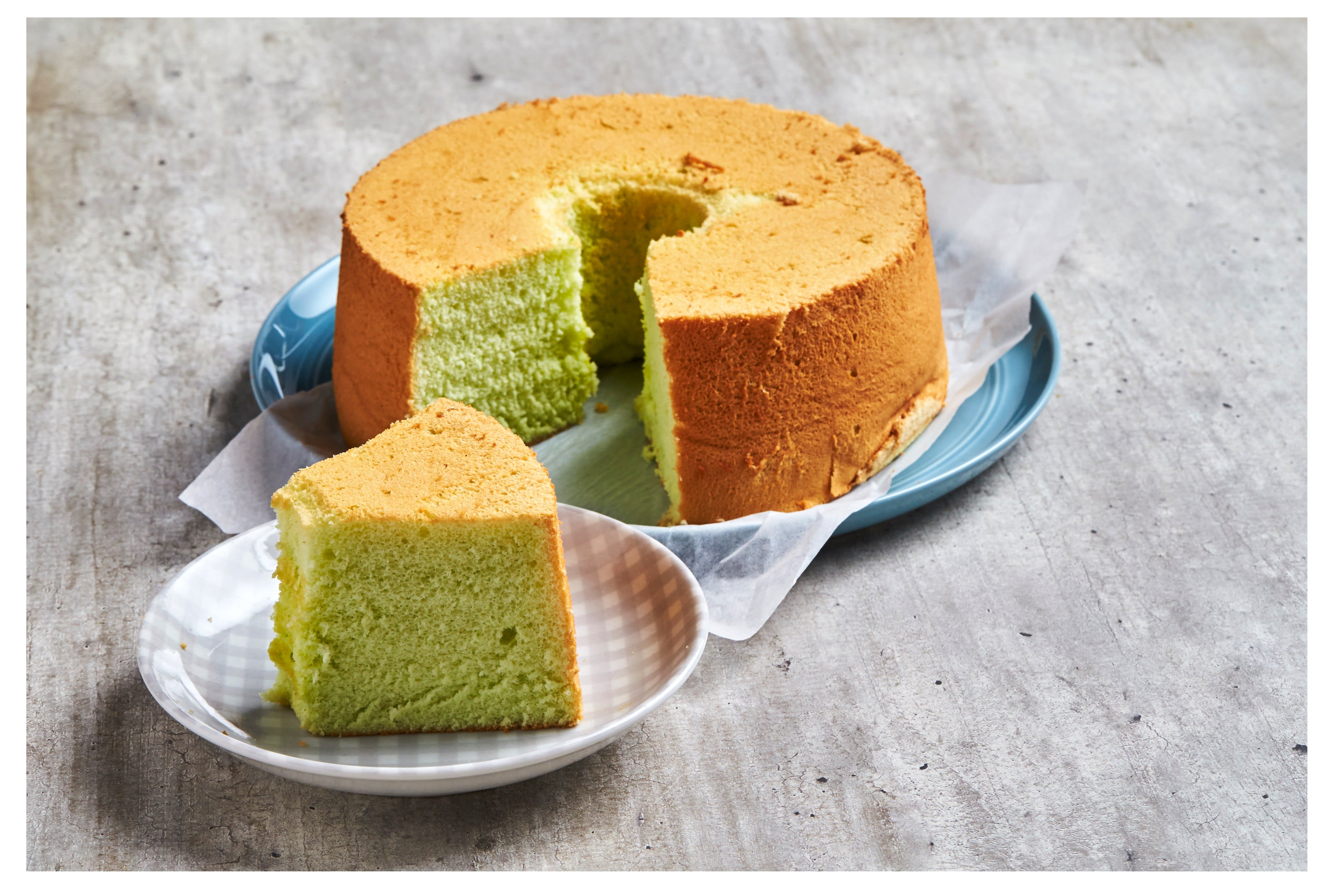 are-these-the-6-best-pandan-chiffon-cakes-in-singapore-8days