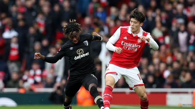 Nelson keeps Arsenal on course in title race with late winner Nelson keeps Arsenal on course in title race with late winner