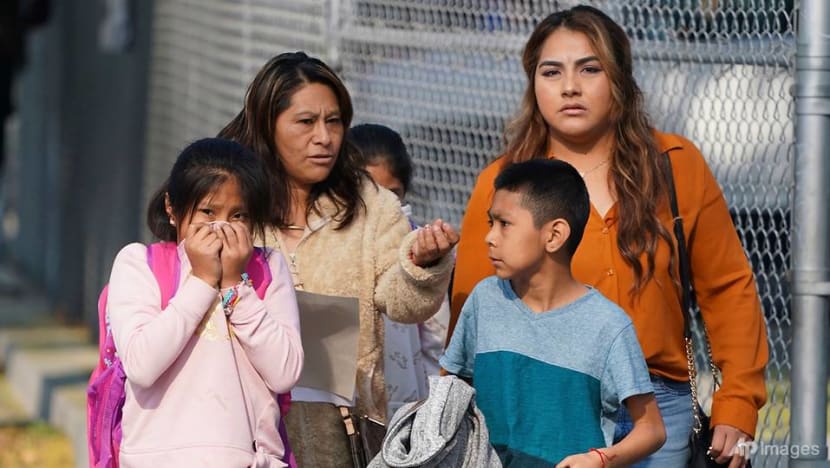 Delta flight dumps fuel on Los Angeles school, 26 treated for minor injuries Delta flight dumps fuel on Los Angeles school, 26 treated for minor injuries