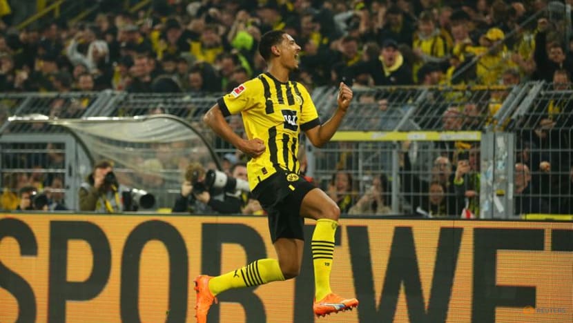 Dazzling Dortmund crush Cologne 6-1 to confirm their title ambitions Dazzling Dortmund crush Cologne 6-1 to confirm their title ambitions