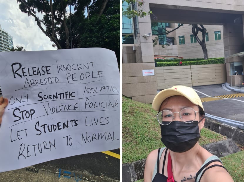 Twitter user @kellymilkies posted these pictures of herself outside the Chinese embassy in Singapore on Nov 28, 2022. 