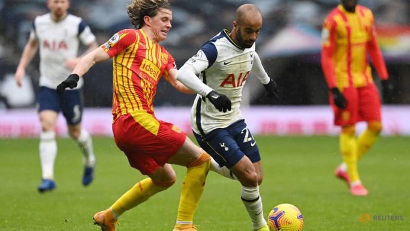 Football: Kane returns to help Tottenham back to winning ways