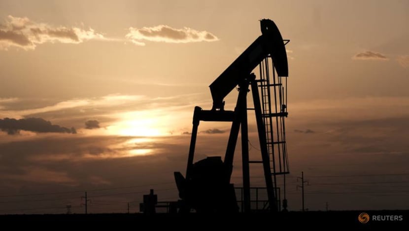 Oil extends declines after Saudi pledge to restore lost output Oil extends declines after Saudi pledge to restore lost output