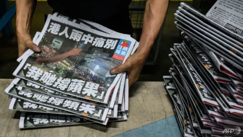 Empat bekas editor akhbar Apple Daily di Hong Kong mengaku bersalah subahat dengan pihak asing 