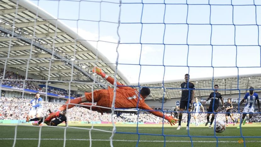 Gross strikes as unbeaten Brighton pip Leeds to go second Gross strikes as unbeaten Brighton pip Leeds to go second
