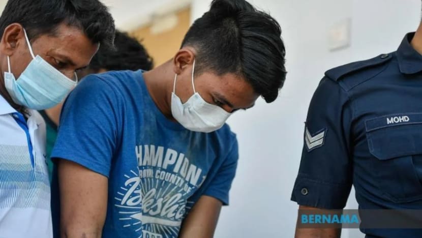 Remaja curi, sorokkan tabung masjid dipenjara 10 hari, didenda RM4,000 Remaja curi, sorokkan tabung masjid dipenjara 10 hari, didenda RM4,000