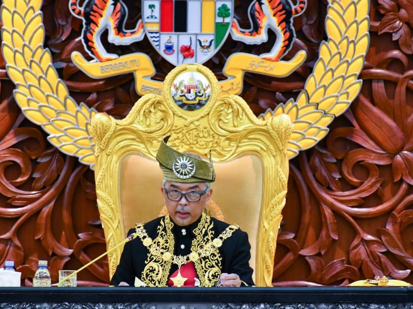 Malaysian king calls for acceleration of economic recovery to avoid falling behind 