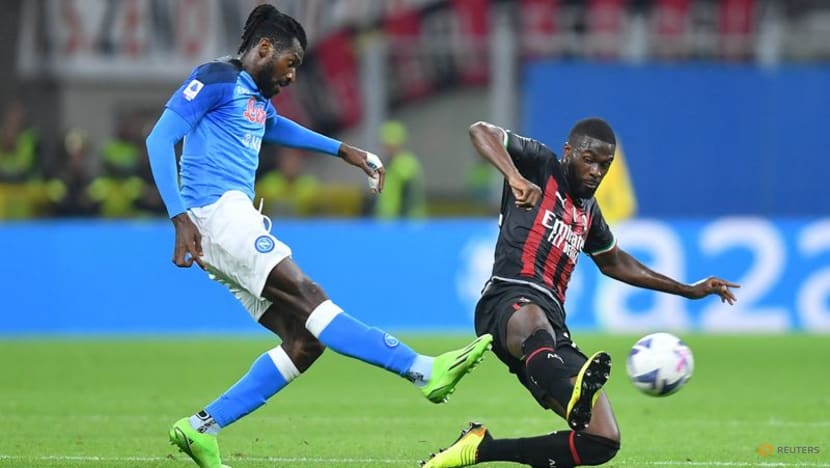 Simeone header earns Napoli 2-1 win at AC Milan Simeone header earns Napoli 2-1 win at AC Milan