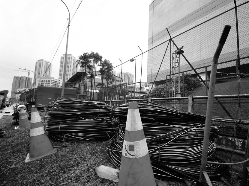 A fire at SingTel’s Bukit Panjang facility disrupted many services dependent on broadband, but it could have had even wider repercussions. TODAY file photo