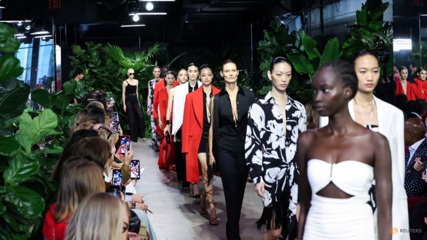 Michael Kors mixes urban sensible with resort ease for spring/summer 2023 Michael Kors mixes urban sensible with resort ease for spring/summer 2023