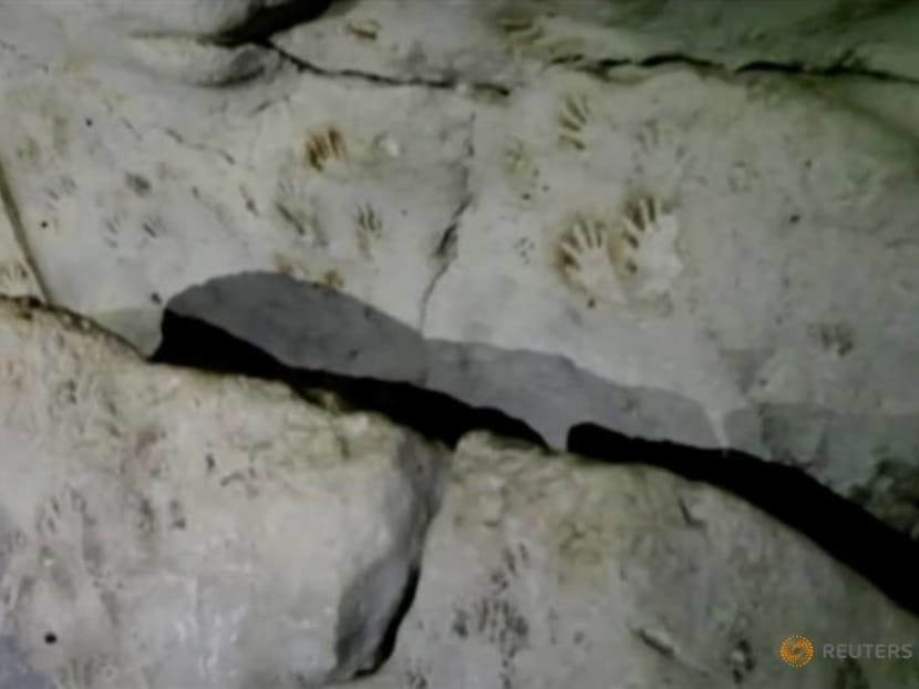 In Mexico, ancient Maya cave reveals mysterious painted hand prints In Mexico, ancient Maya cave reveals mysterious painted hand prints