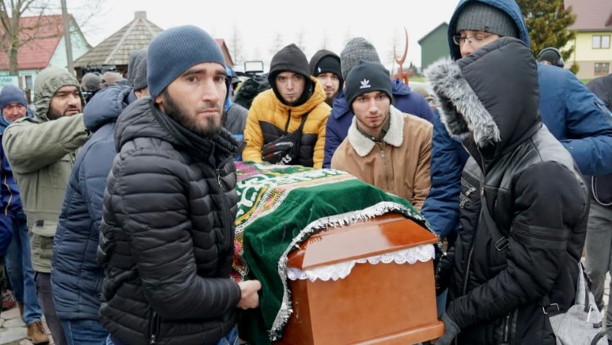 Pemakaman untuk migran Yaman yang meninggal di perbatasan Polandia-Belarus