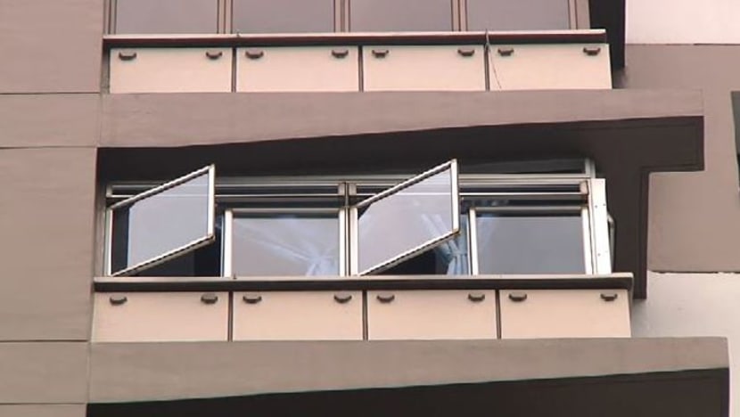 2 kematian di tempat kerja minggu lalu termasuk pekerja 69 tahun jatuh ketika bersihkan tingkap