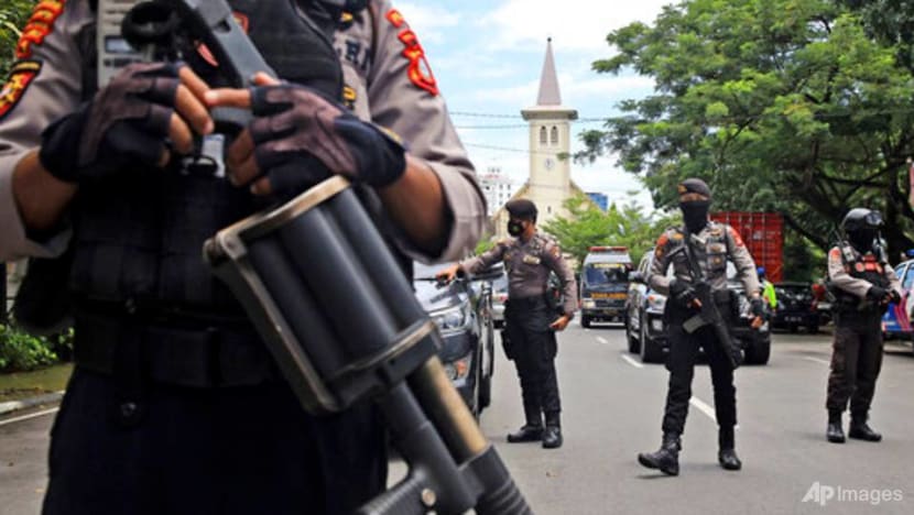 Indonesia church suicide bombers were newlyweds who learnt bomb making online Indonesia church suicide bombers were newlyweds who learnt bomb making online