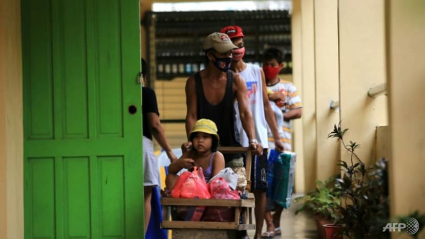 Super typhoon Goni slams into Philippines, makes two landfalls Super typhoon Goni slams into Philippines, makes two landfalls