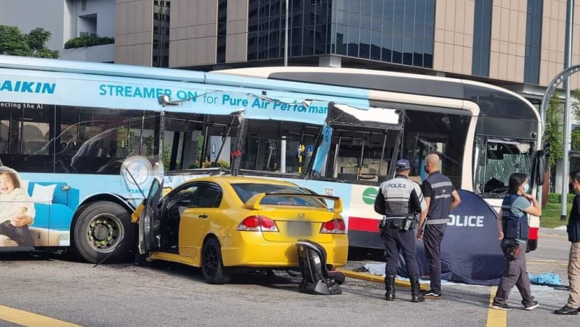 2 dead after car and bus collide at Woodlands junction