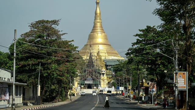 缅甸军方开始在全国多地实施军法统治