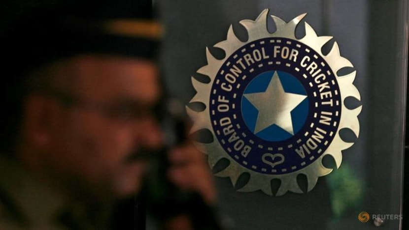 Cricket-IPL organisers brace for UAE leg minus star foreigners Cricket-IPL organisers brace for UAE leg minus star foreigners