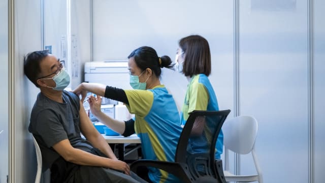 港媒称逾80%已接种疫苗染疫死者打科兴 港府：误导性报导