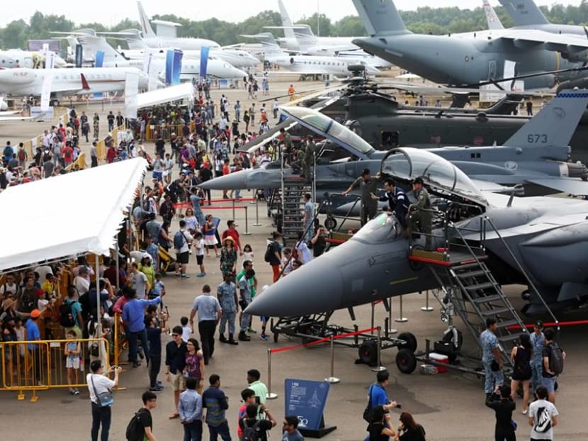 Members of the public gathered at the Singapore Airshow 2018 on Sunday (Feb 11). Photo: Nuria Ling/TODAY
