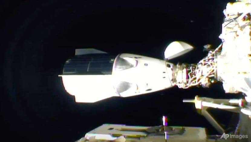 SpaceX capsule with 4 astronauts reaches space station SpaceX capsule with 4 astronauts reaches space station