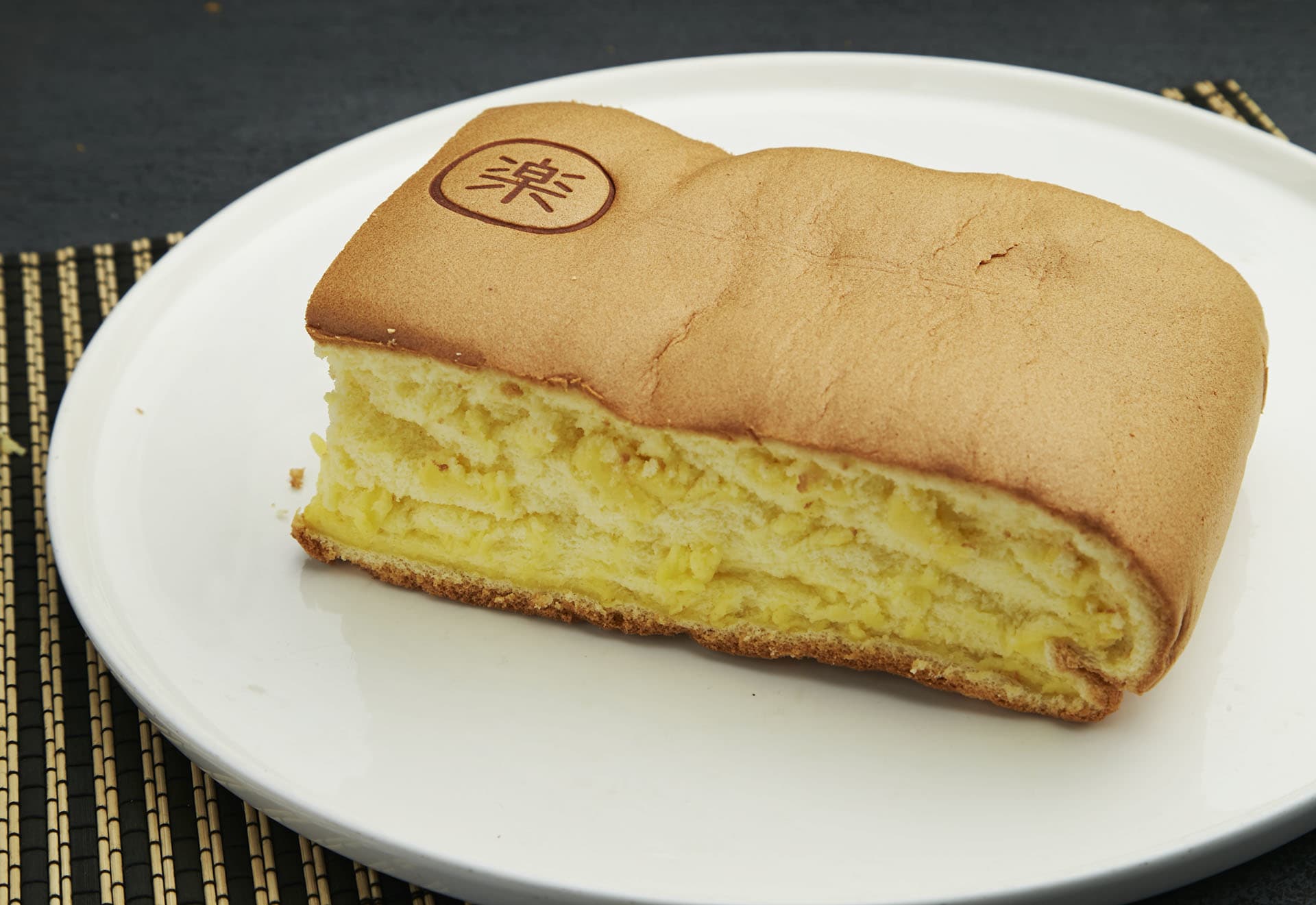 Closed] Le Castella Seoul – Popular Fluffy Castella Cake With Cheese, At  Lotte Myeongdong - DanielFoodDiary.com