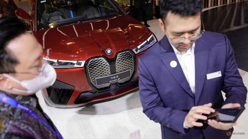 Indonesia gives automakers more time to qualify for EV credits in investment bid