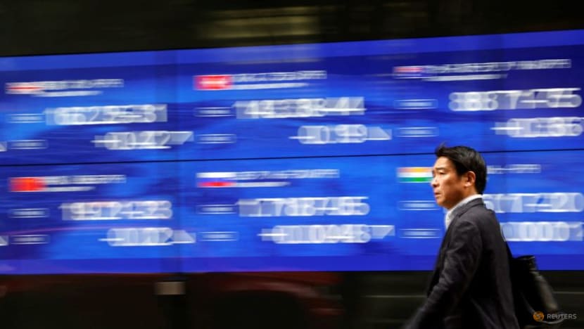 Asia stutters as China doles out meagre rate cut
