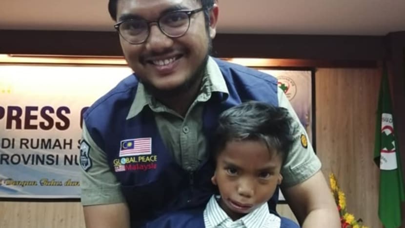 Hero cilik Lombok terima hadiah alat pendengaran