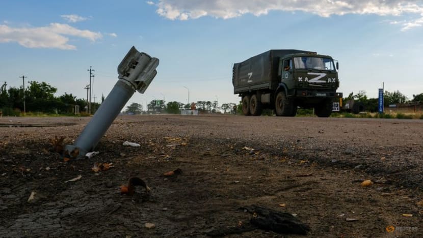 Ukraine steps up drive to retake Russian-controlled south with air strikes Ukraine steps up drive to retake Russian-controlled south with air strikes