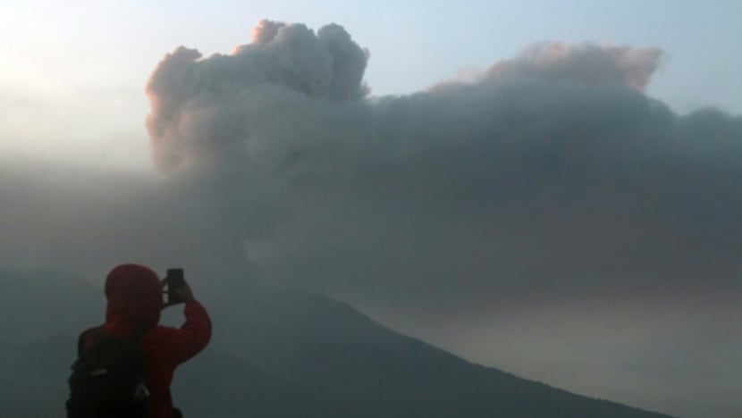 Keamanan wisata gunung di Indonesia jadi sorotan usai erupsi gunung-gunung berapi Keamanan wisata gunung di Indonesia jadi sorotan usai erupsi gunung-gunung berapi