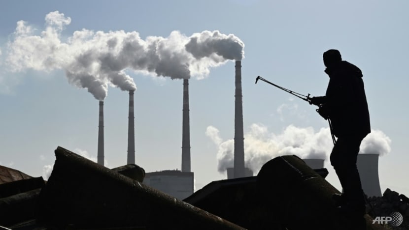 Kerry vows US to meet climate goal despite court setback Kerry vows US to meet climate goal despite court setback