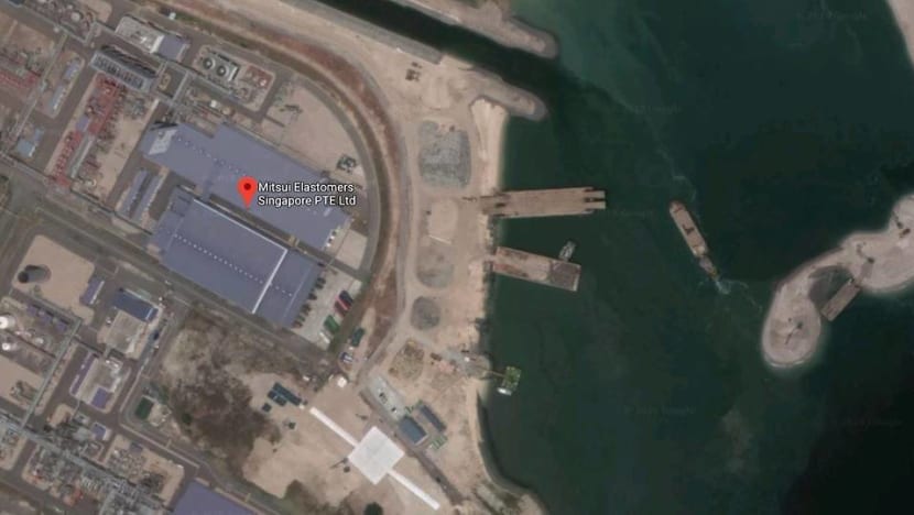 4 workers taken to hospital with burn injuries after fire at Jurong Island chemical plant 4 workers taken to hospital with burn injuries after fire at Jurong Island chemical plant