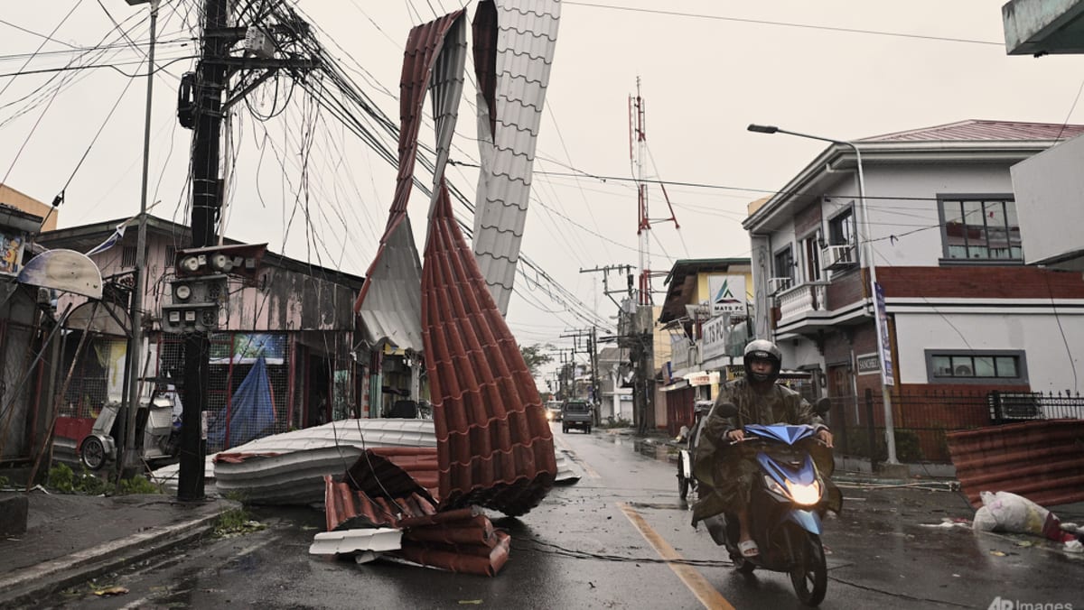 Death toll in Philippines from Super Typhoon Man-yi rises to 12 Death toll in Philippines from Super Typhoon Man-yi rises to 12