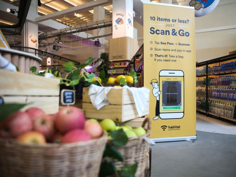 Customers who pick up 10 items or less at the supermarket have the option of scanning and paying for their items via the Honestbee mobile application without needing to queue at checkout. Customers who pick up 10 items or less at the supermarket have the option of scanning and paying for their items via the Honestbee mobile application without needing to queue at checkout.